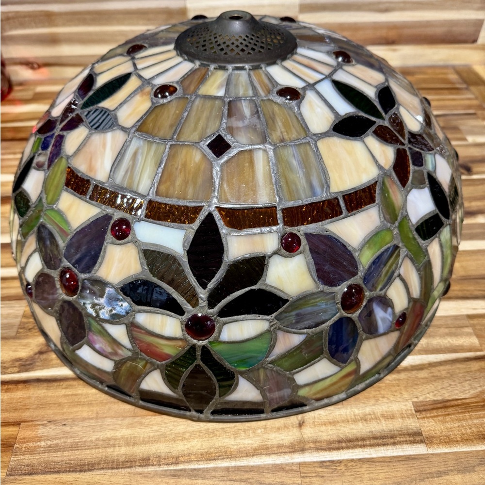 Vintage Quoizel Kami 23” Tiffany-style Table Lamp - Picture 3 of 5